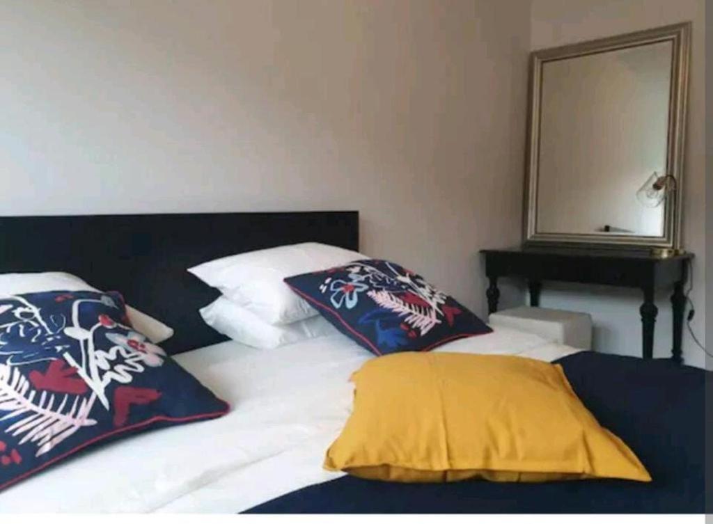 Beautiful Three Queen Beds Apartment In City Center , 100M2, Near Tram Люксембург Экстерьер фото